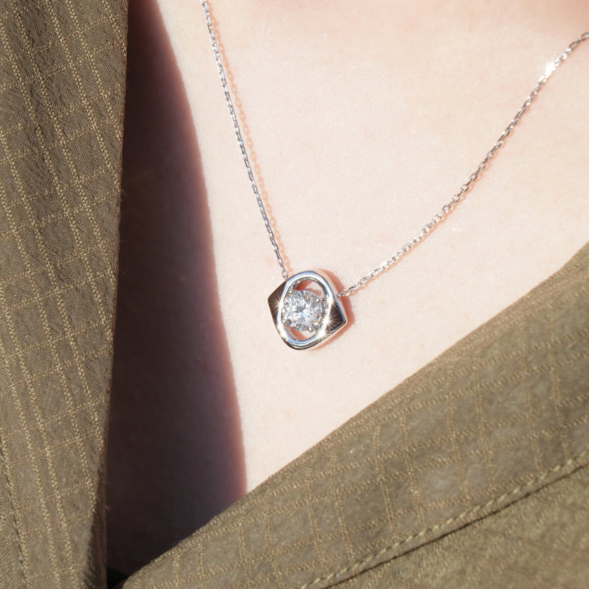 Dawn Gaze Diamond Stud Nacklace