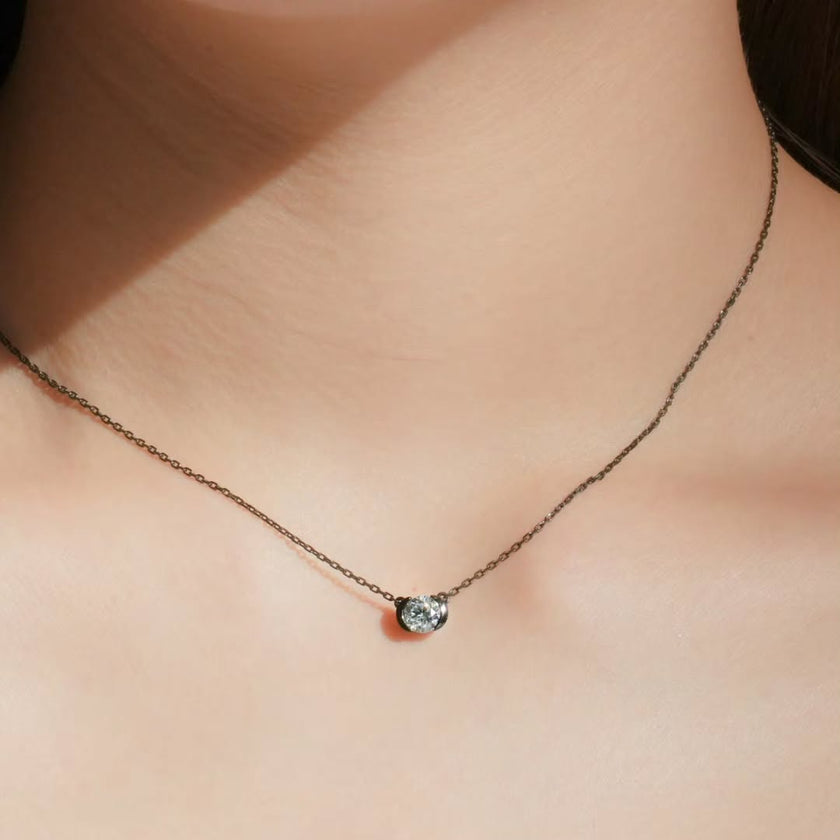 Embrace Necklace (Black/Gunmetal)