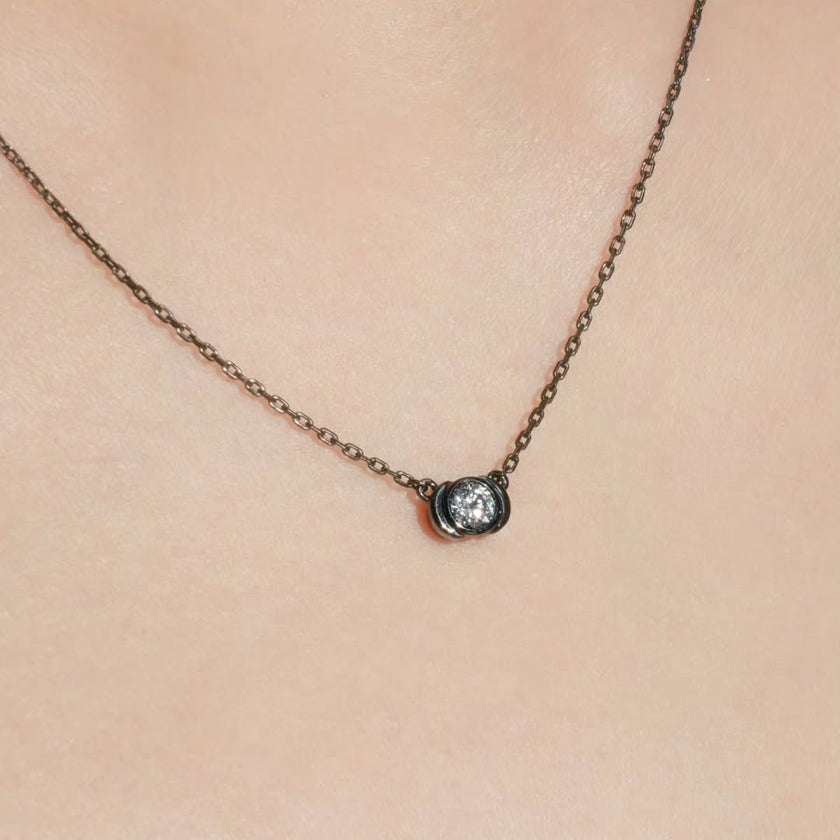 Glimmering Guardian Necklace (Black/Gunmetal)